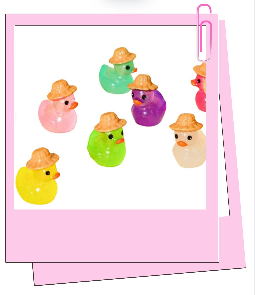 Glow straw hat ducks