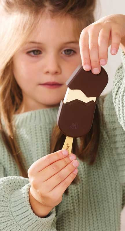 Magnum Classic toy ice cream with opening and closing chocolate-style shell